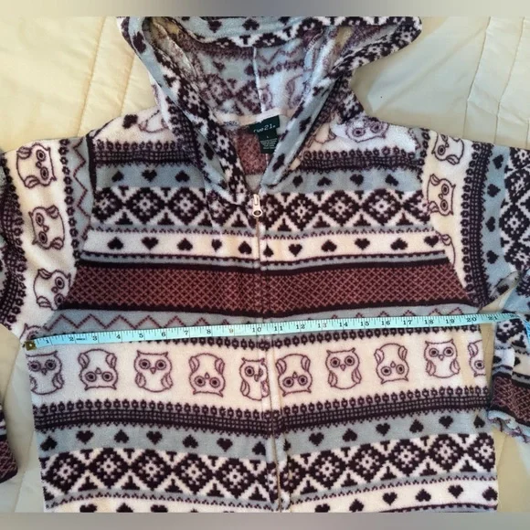 Rue21 Burgundy and White Patterned Pajama onesie - Picture 2 of 5